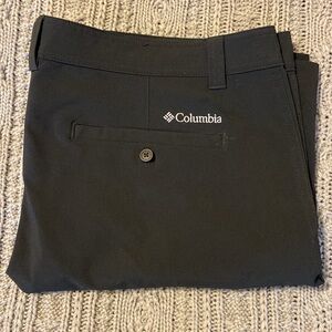 Columbia Lightweight Men’s Shorts Black Size 42W/10L EC